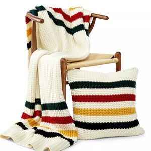 Pendleton knit throw blanket & matching pillows. BRAND NEW. Still in packaging.